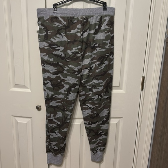 Jenni Intimates Camo Pajama Pants - Picture 5 of 10